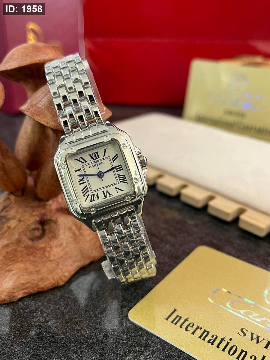 ساعة كارتير نسائية مع علبة C2